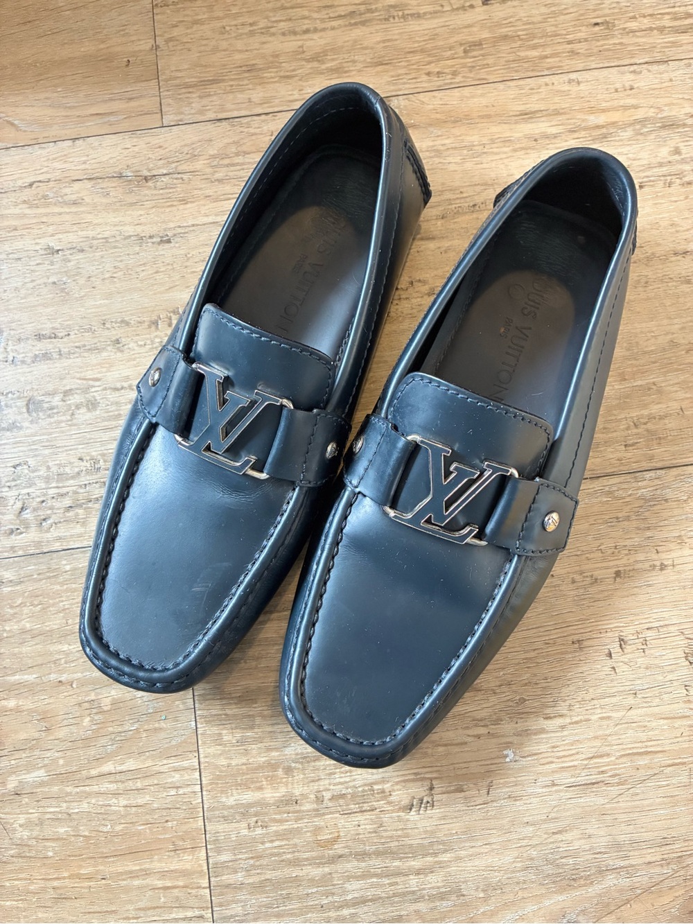 Louis Vuitton Black Leather LV Buckle Driving Loafers